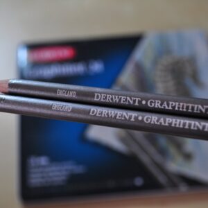 Derwent Graphitint Aubergine 03